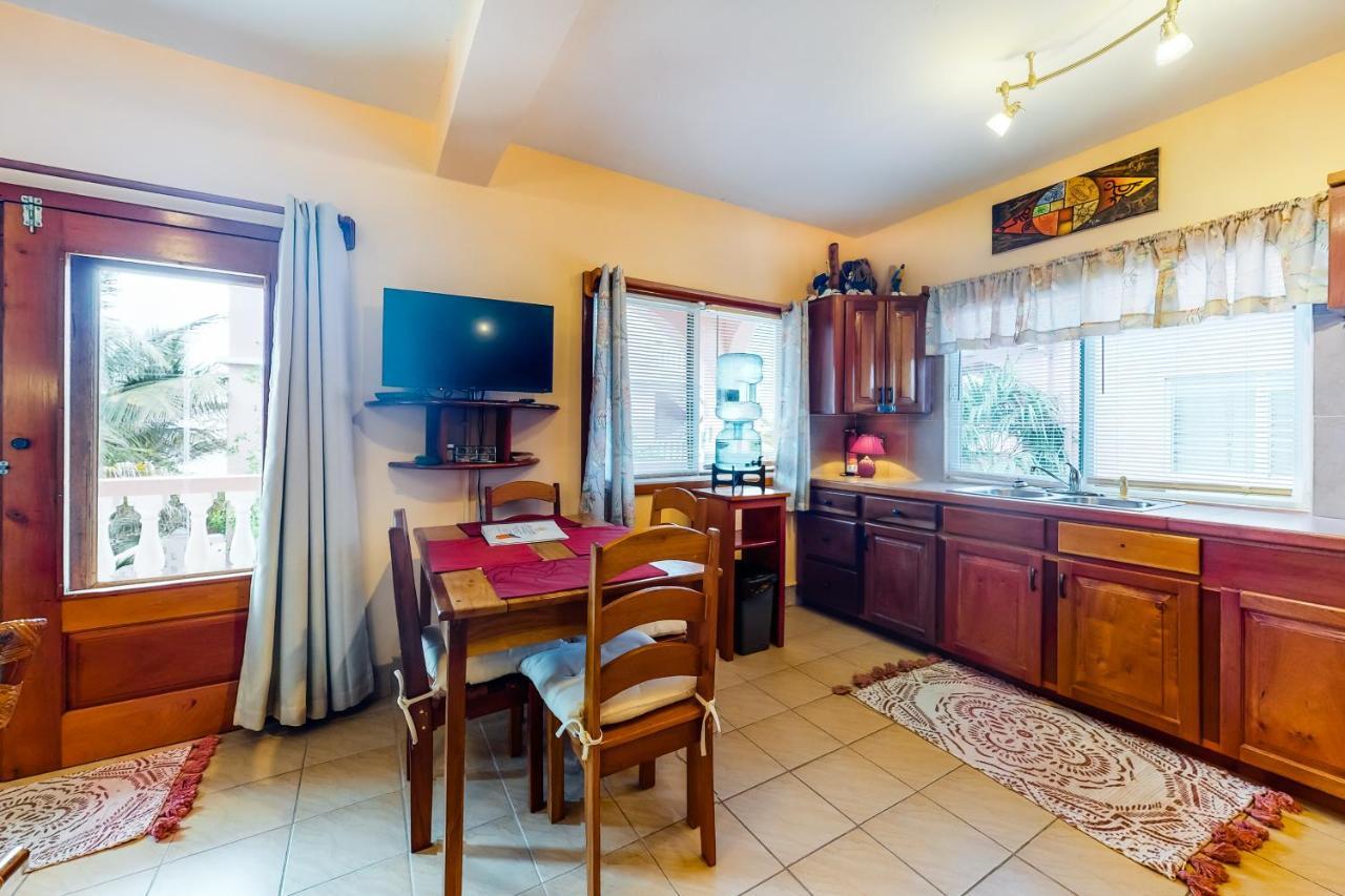 Coral Reef Condo ซานเปโดร ภายนอก รูปภาพ