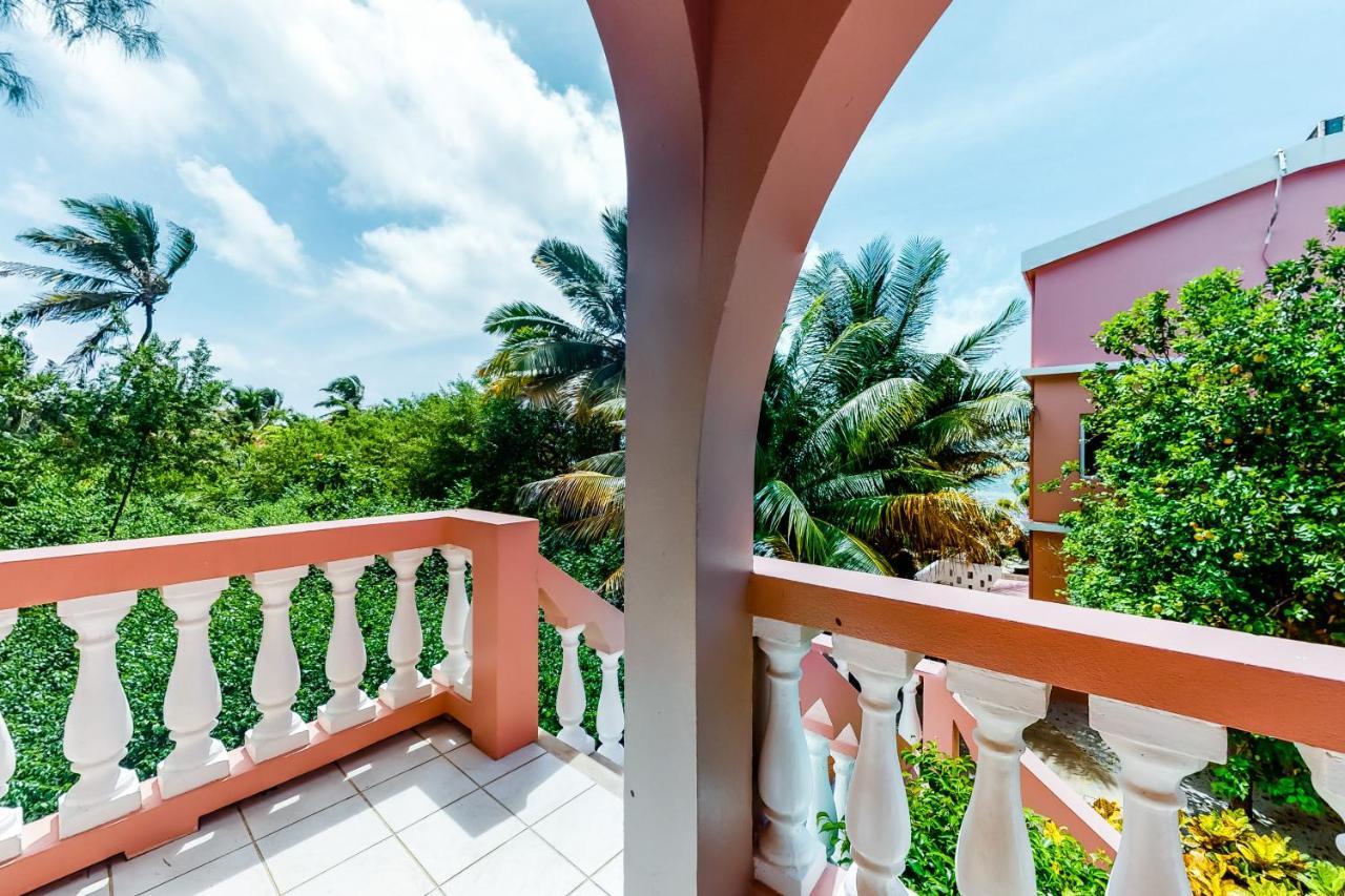 Coral Reef Condo ซานเปโดร ภายนอก รูปภาพ